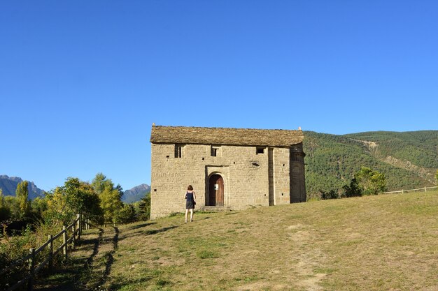 San Juan de Busa의 로마네스크 양식 및 Mozarabic 교회, Serrablo, Huesca 지방, Aragon, Spain의 로마네스크 양식 교회 경로