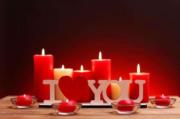 Романтический подарок со свечами, концепция любви