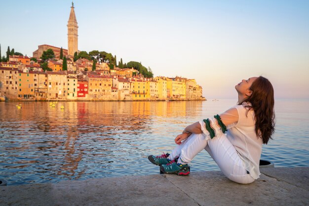 Photo romantic old town of rovinj in croatia, europe.