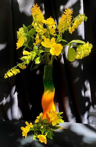 Romantisch boeket bloemen van het platteland