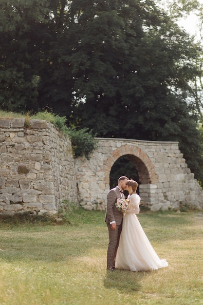 Foto romantisch bruidspaar verliefd