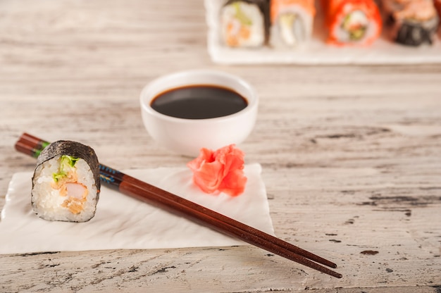 Romantisch diner voor twee in Chinese stijl en kopie ruimte.