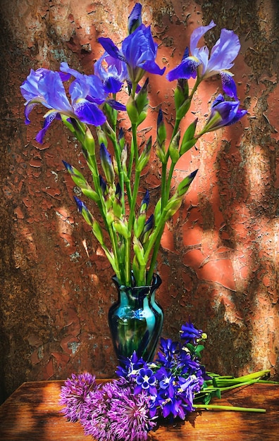 Romantische boeketten met lentebloemen