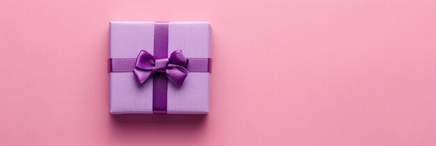 romantische paarse cadeau doos valentijnsdag