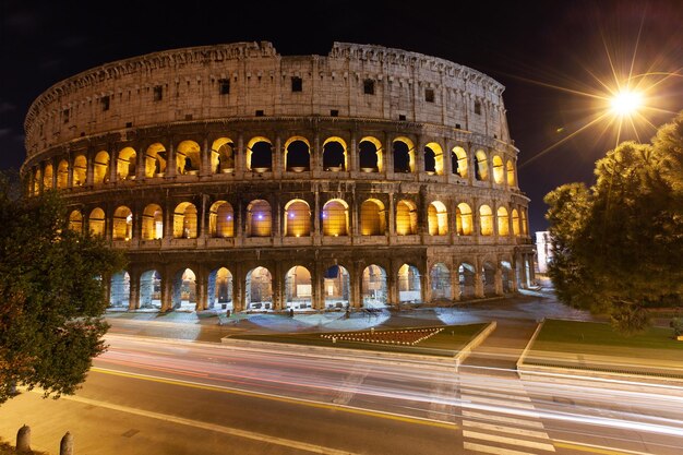 Rome italië colosseum oud oud gebouw gladiatorengevecht 's nachts