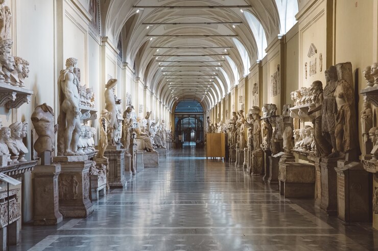 Photo rome, italy - june 22, 2018: baroque marble sculptures in vatican museum