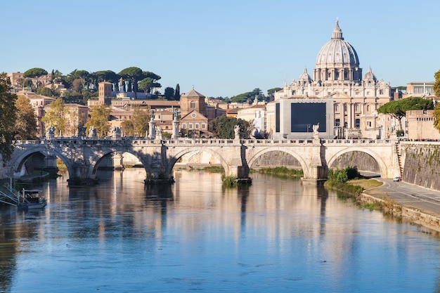 ローマとバチカン市国の街並み