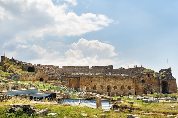 Romeins amfitheater in de ruïnes van Hierapolis, in Pamukkale, Turkije