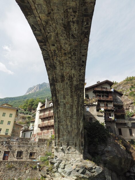 Romeinse brug in pont saint martin