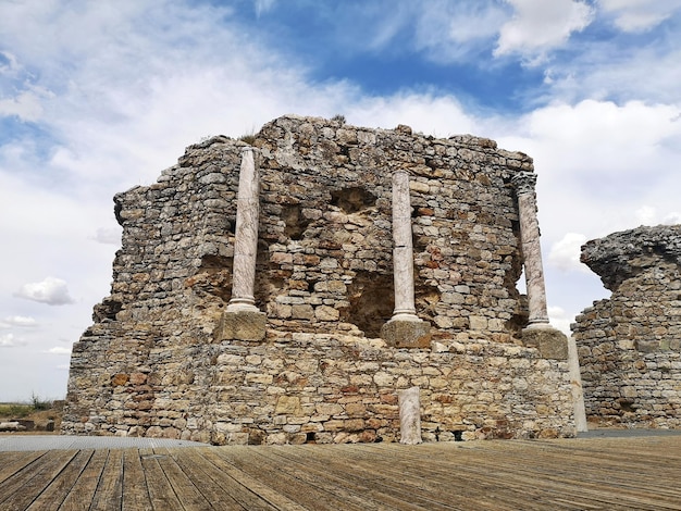 Romeinse ruïnes van het Romeinse theater van Regina Turdulorum in de provincie Badajoz