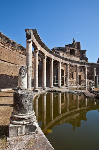 Romeinse zuilen in Villa Adriana, Tivoli, Italië