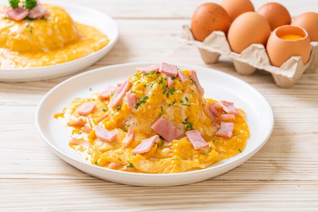 Romige Omelet met Ham op Rijst