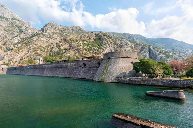 Rond het oude fort van Kotor Montenegro