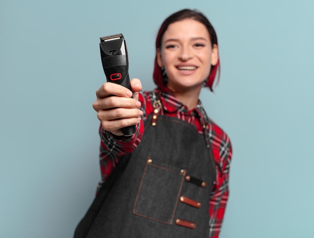 Rood haar coole vrouw kapper concept