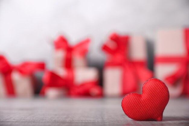 Rood hart en geschenkdozen