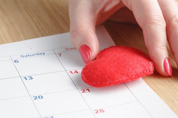 Rood hart en kalender, liefdesmaand