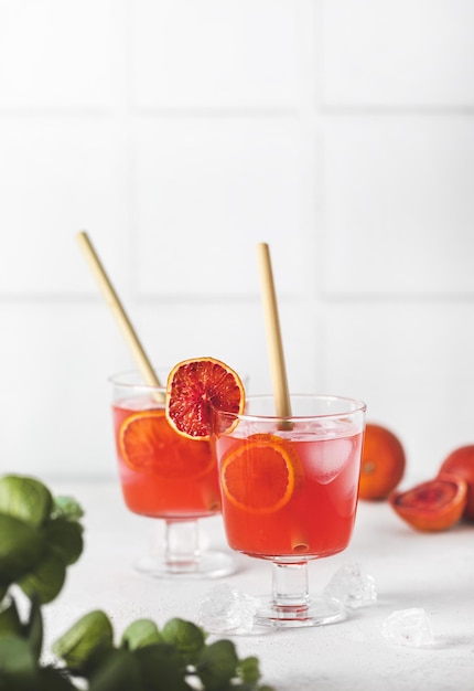 Rood oranje cocktail eten foto