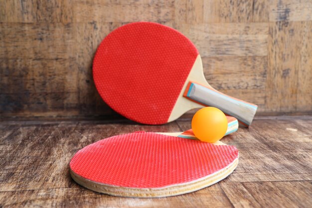 Rood racket tafeltennis