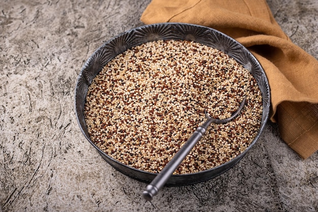 Rood witte en bruine quinoa