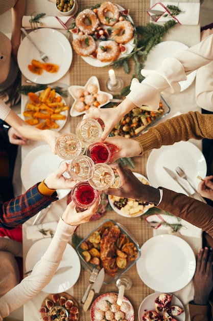 Foto roosteren boven de eettafel