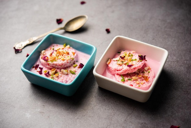 Rose Bread Rasmalai is de geknepen versie van traditionele Ras malai met sneetjes brood