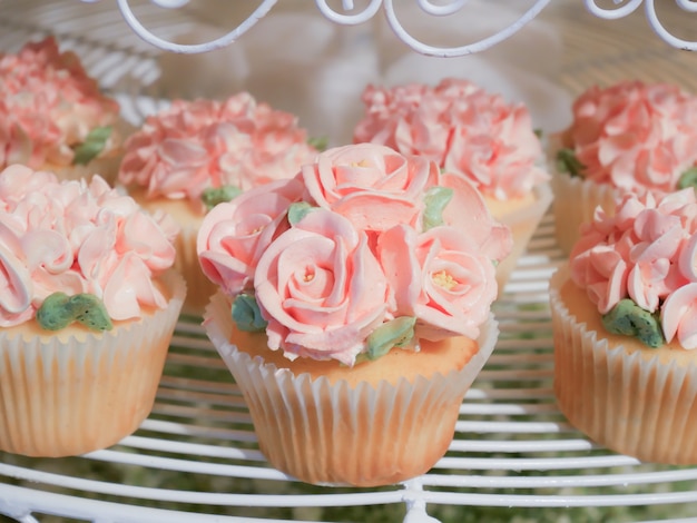 Photo rose cup cake. the wedding cake.