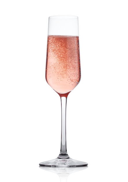 Розовый бокал шампанского с изолированными пузырьками