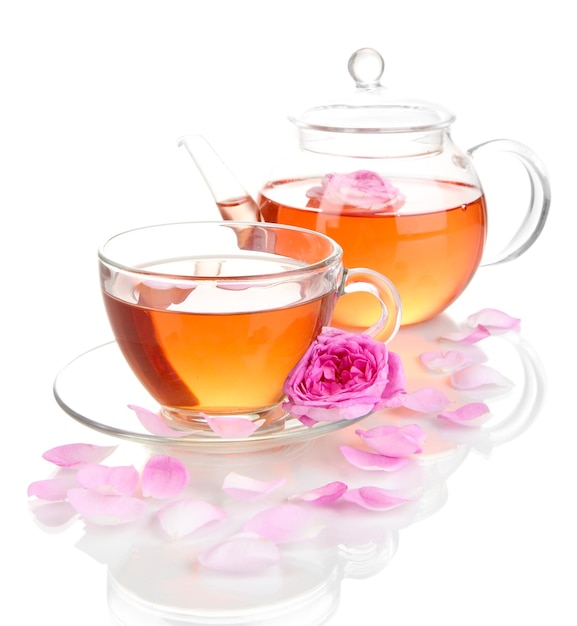 Photo rose tea isolated on white