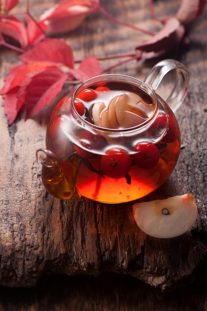 Rosehip tea and apples