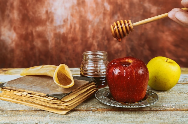 Concetto ebreo di festa del nuovo anno di rosh hashanah.