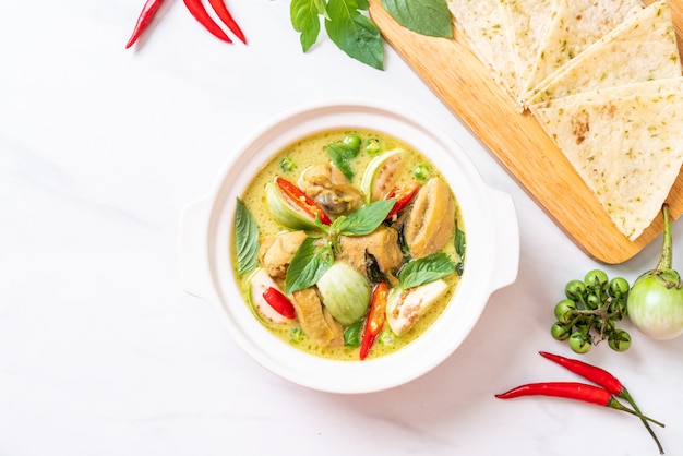 Roti and Green Curry with Chicken