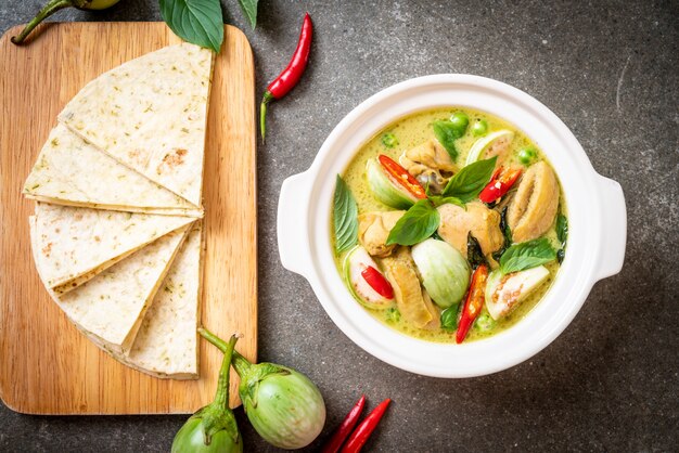 Roti and Green Curry with Chicken