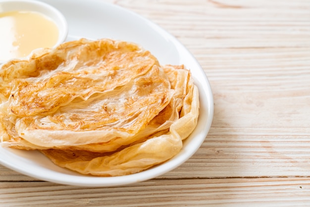 roti met gezoete gecondenseerde melk (dessert)