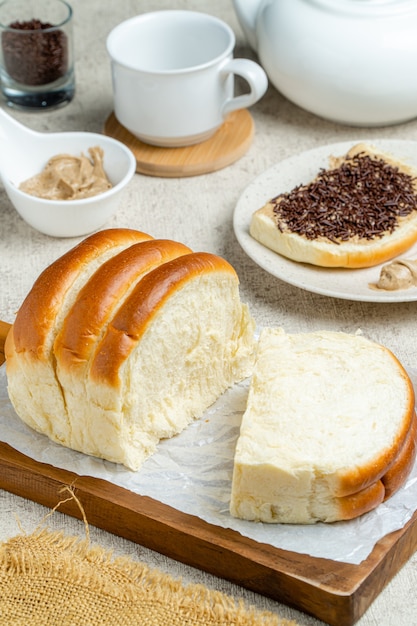 Rotisisirまたは自家製の甘いソフトプルオーバーパン
