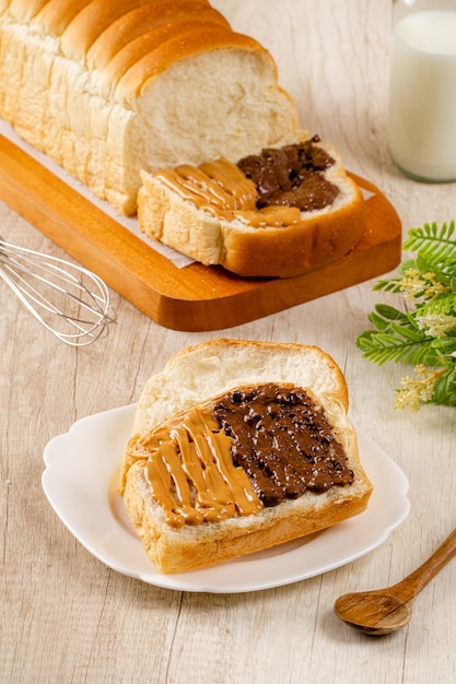 Roti sisir of Huisgemaakt Zoet Zacht Pull Over Brood Roti sisir is een traditioneel brood