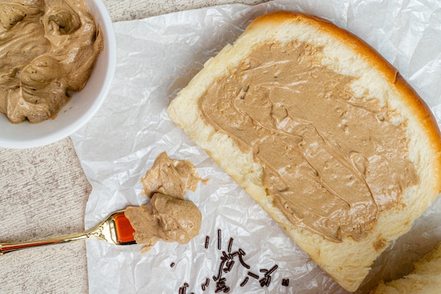 Roti sisir of zelfgemaakt zoet zacht pull-overbrood