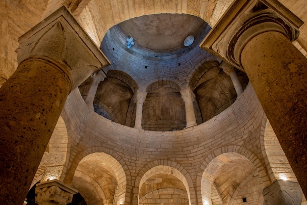 Foto l'edificio ecclesiale della rotonda di san tomè