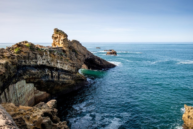 Rots van de Maagd en kuststad Biarritz Frankrijk