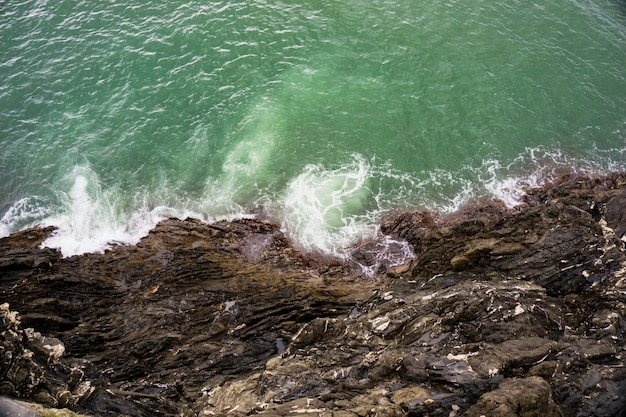 Rotsachtige kust van de Ligurische zee in Cinque Terre, Italië