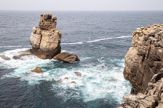 Rotsformaties van cabo carvoeiro in portugal