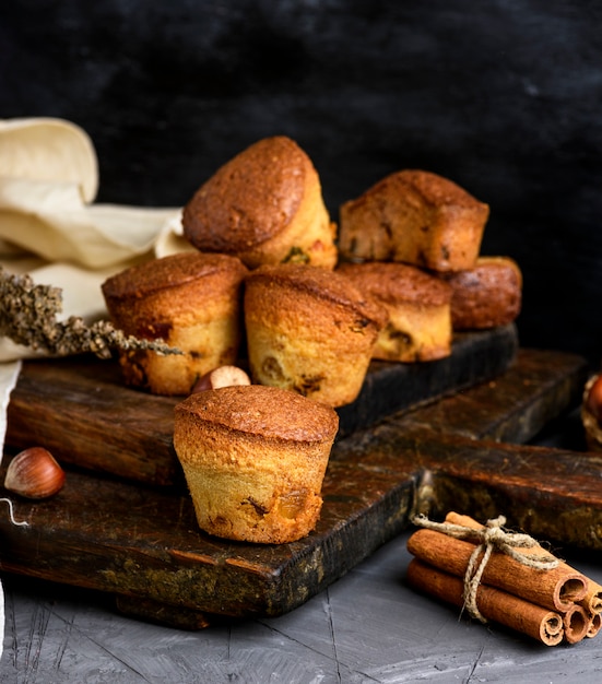 Round baked muffins with dry fruits and raisins 