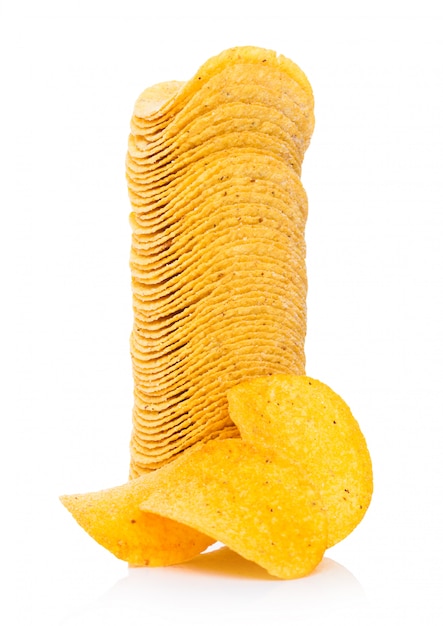 Photo round crispy potato crisps chips on white