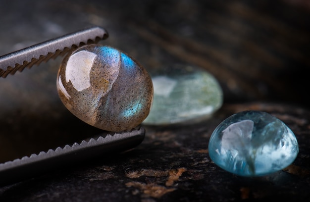 Photo round cut labradorite mineral gemstones.