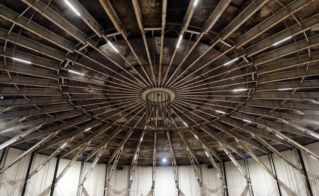 Photo round roof of a big round hall