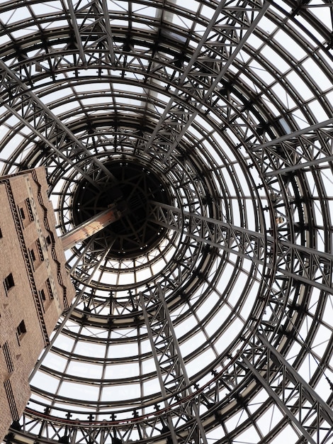 Foto fondo rotondo della cupola della costruzione d'acciaio