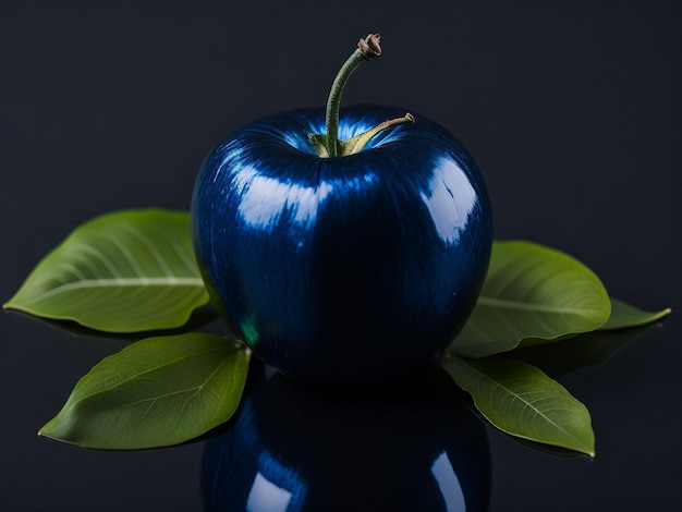 Foto una fila di mirtilli su sfondo blu intenso