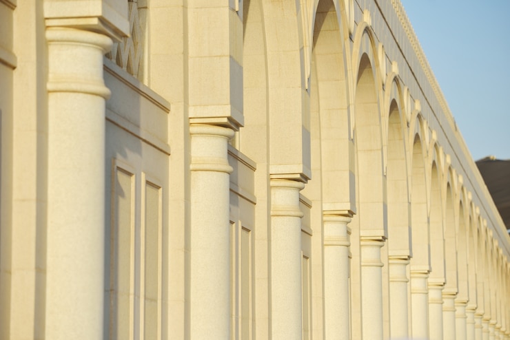 Photo row of pillars