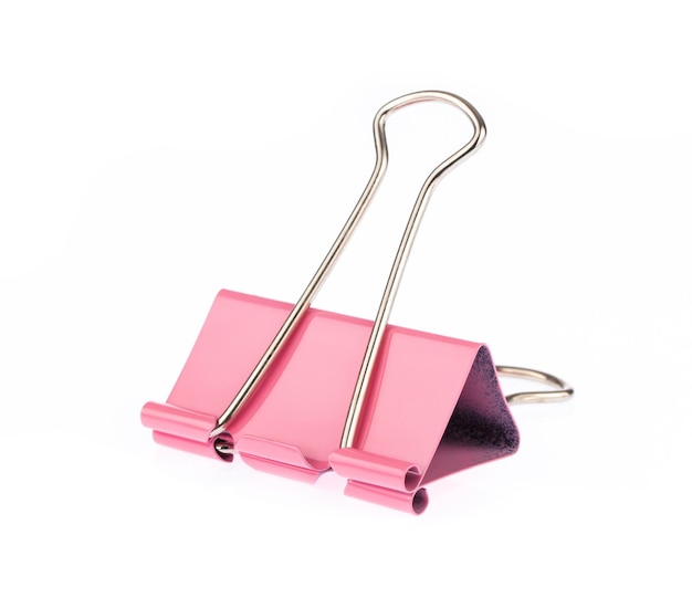 Roze bindmiddel clips geïsoleerd op een witte achtergrond