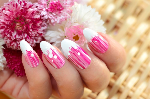 Roze Franse manicure