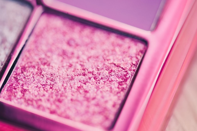 Roze glitter oogschaduw close-up. Make-up product.